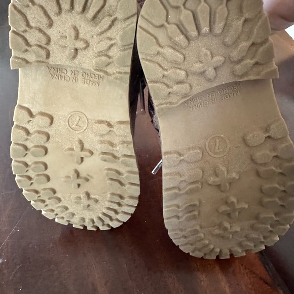 Old Navy Girls Boots 7 - Picture 4 of 5